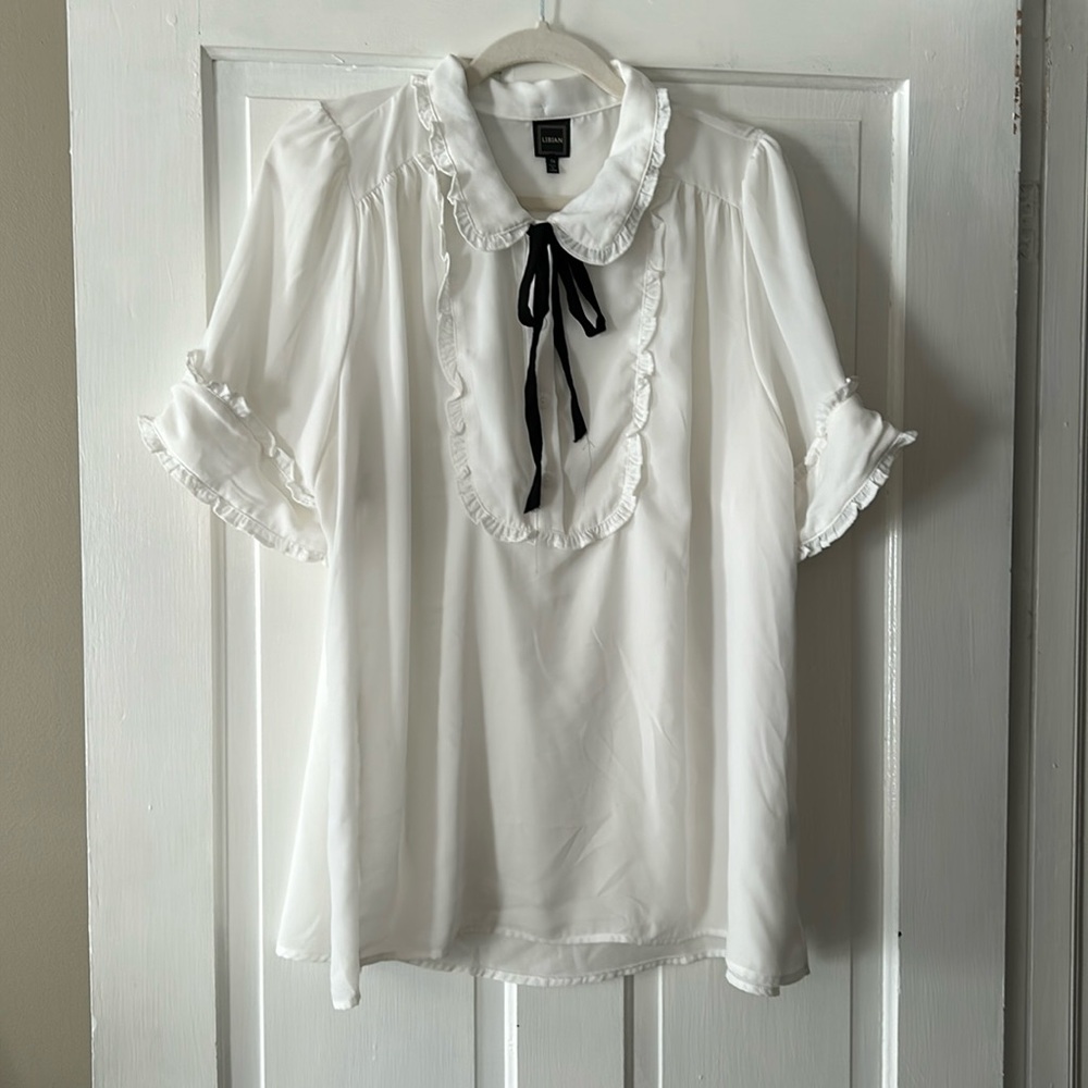 Bow tie detail shirt!